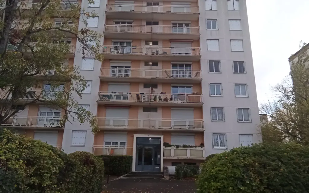 Achat appartement à vendre 2 pièces 47 m² - Bourges