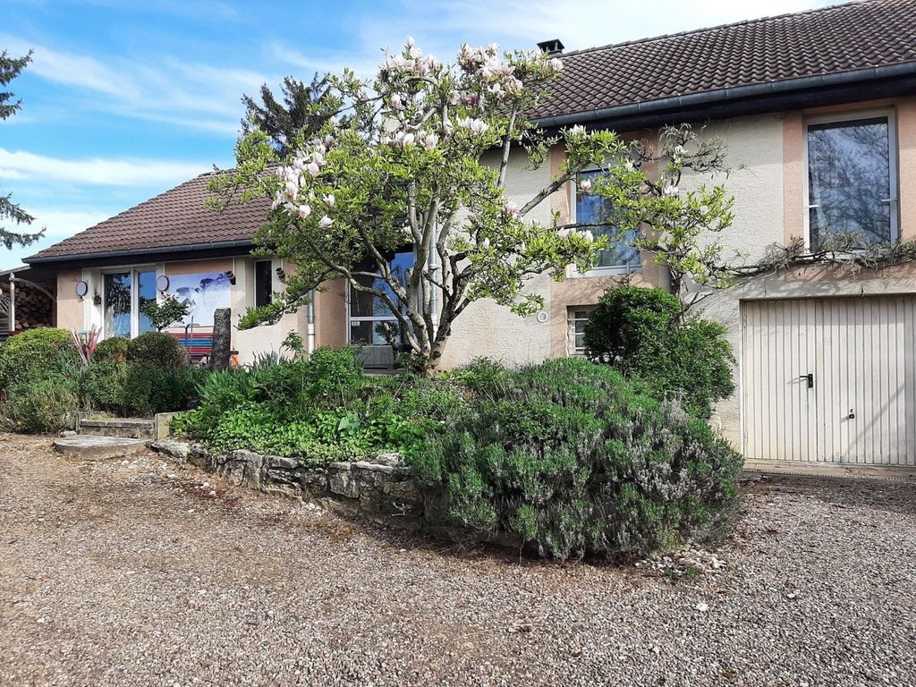 Achat maison à vendre 4 chambres 125 m² - Longevelle-sur-Doubs