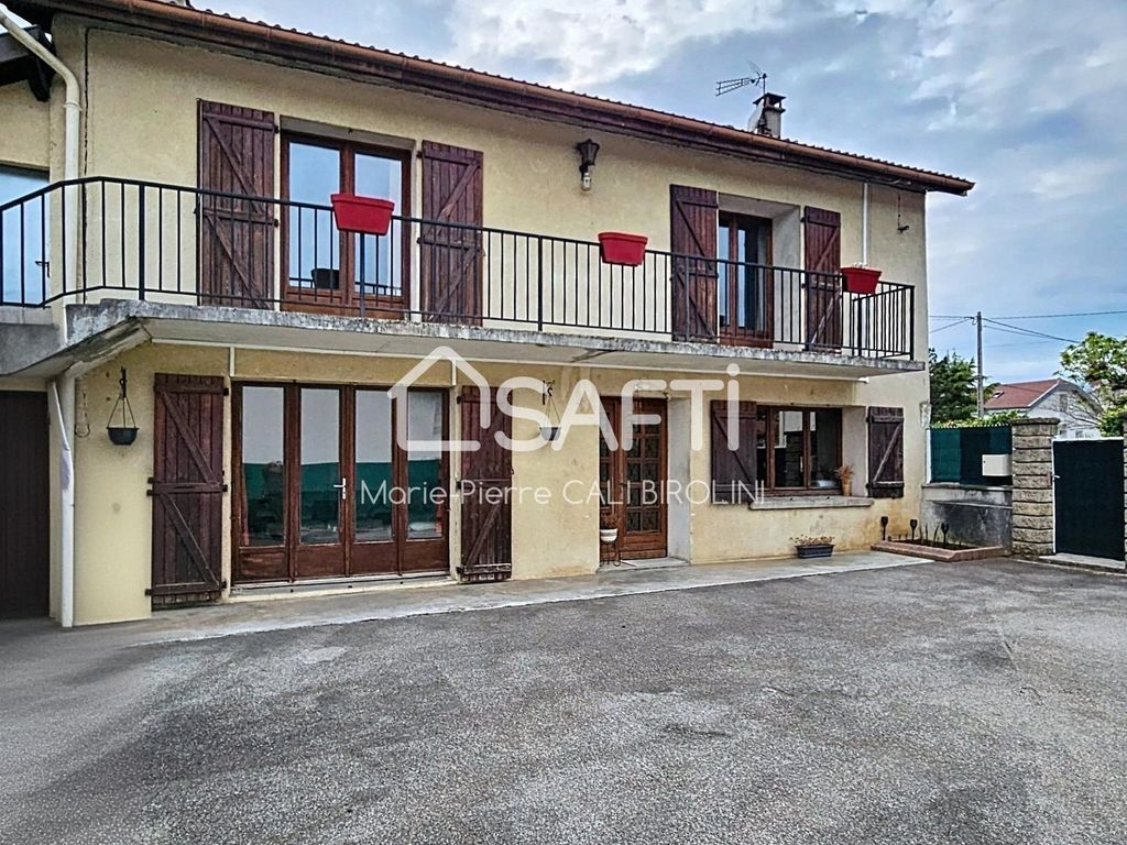 Achat maison à vendre 3 chambres 113 m² - Saint-Denis-en-Bugey