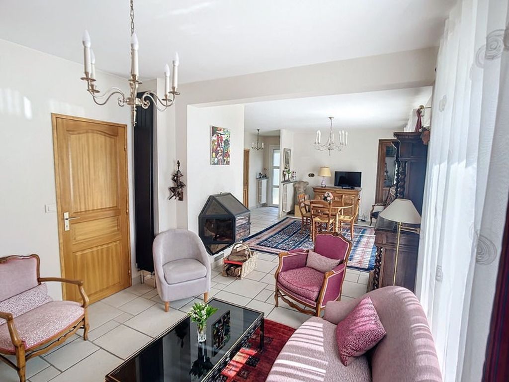 Achat maison à vendre 4 chambres 158 m² - Saint-Cyr-sur-Loire