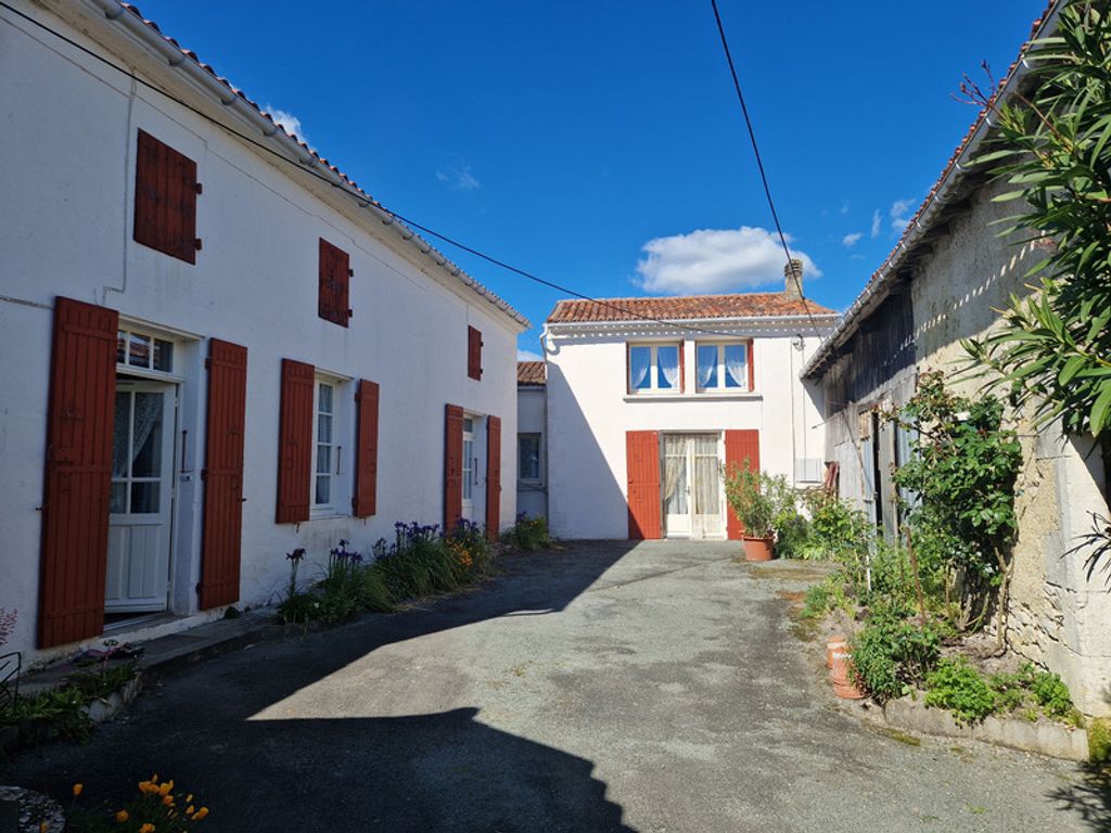 Achat maison à vendre 3 chambres 148 m² - Saint-Loup