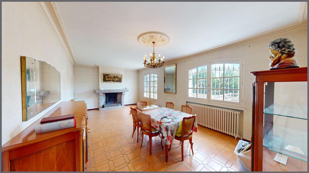 Achat maison à vendre 5 chambres 170 m² - Villenave-d'Ornon