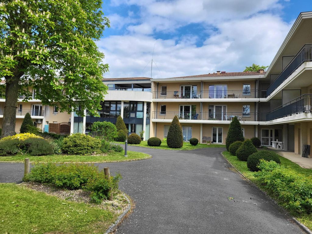 Achat appartement à vendre 3 pièces 64 m² - Neuville-de-Poitou