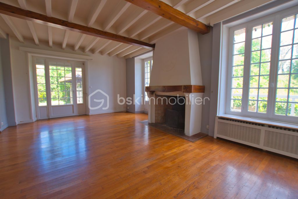 Achat maison à vendre 4 chambres 151 m² - Varennes-Jarcy