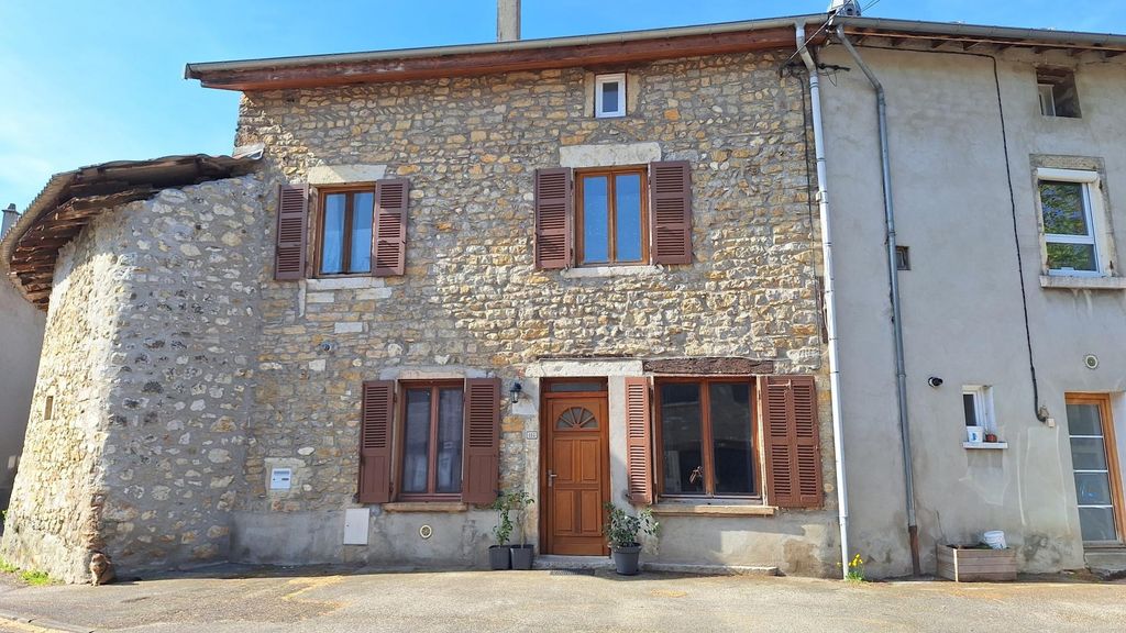 Achat maison à vendre 4 chambres 140 m² - Vaux-en-Bugey