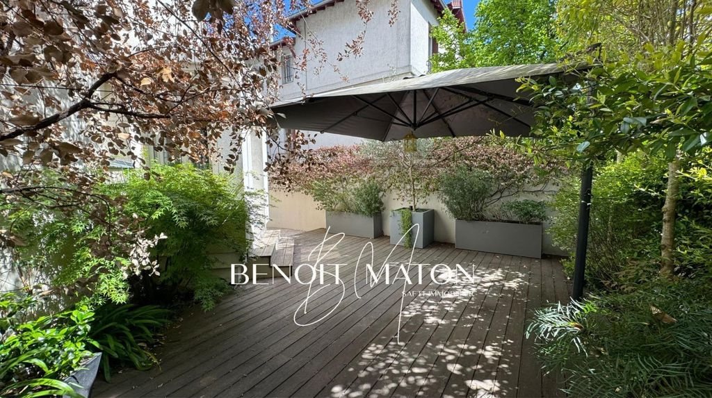 Achat maison à vendre 4 chambres 137 m² - Colombes