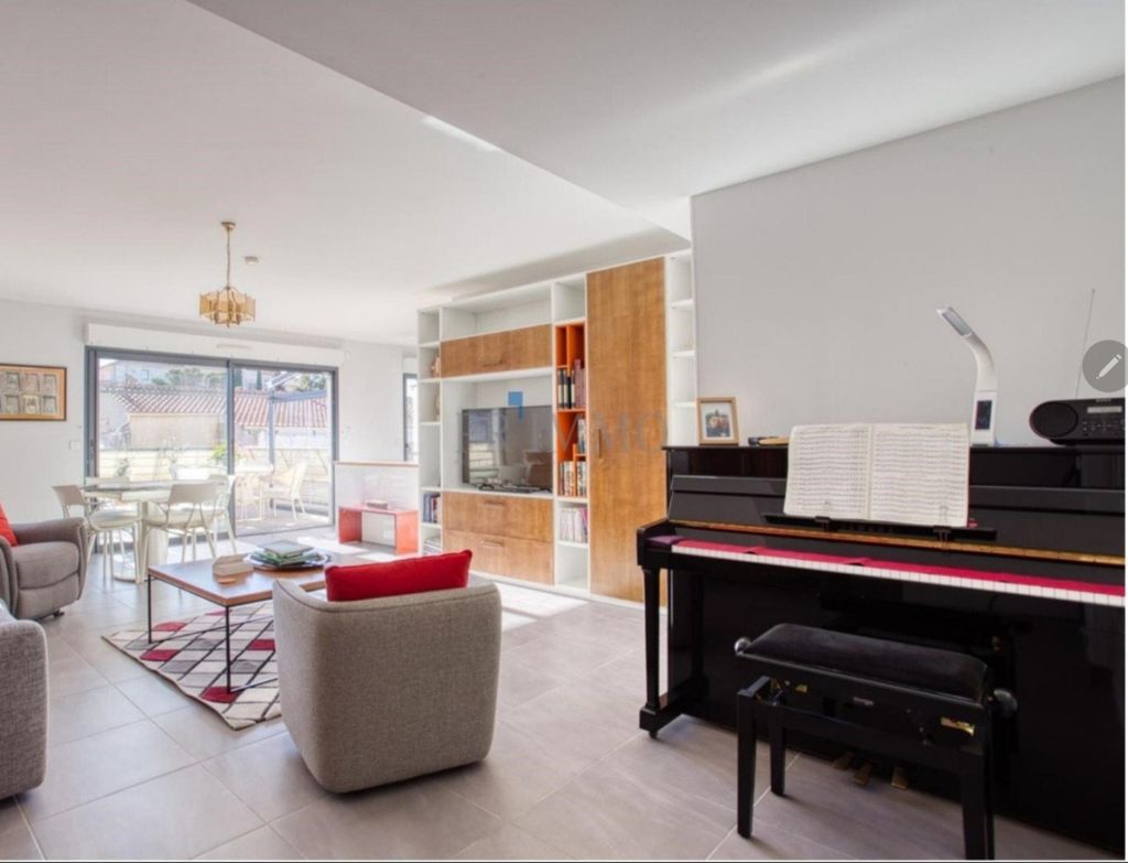 Achat appartement à vendre 4 pièces 100 m² - Saint-Raphaël