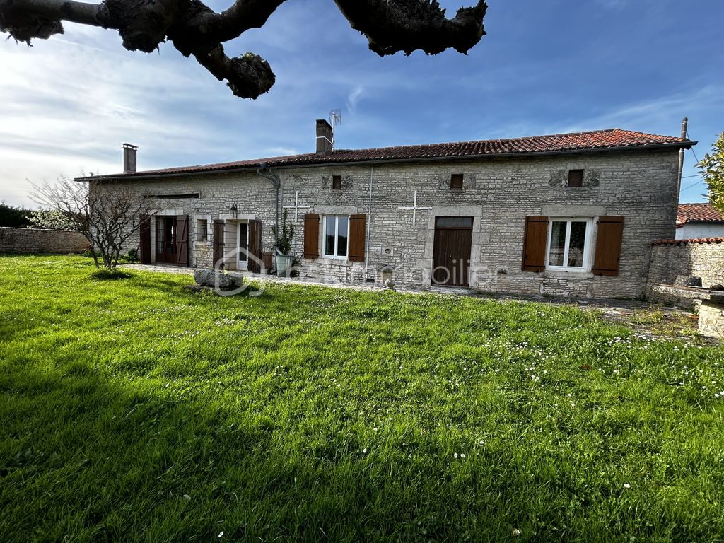 Achat maison à vendre 2 chambres 120 m² - Nanteuil-en-Vallée