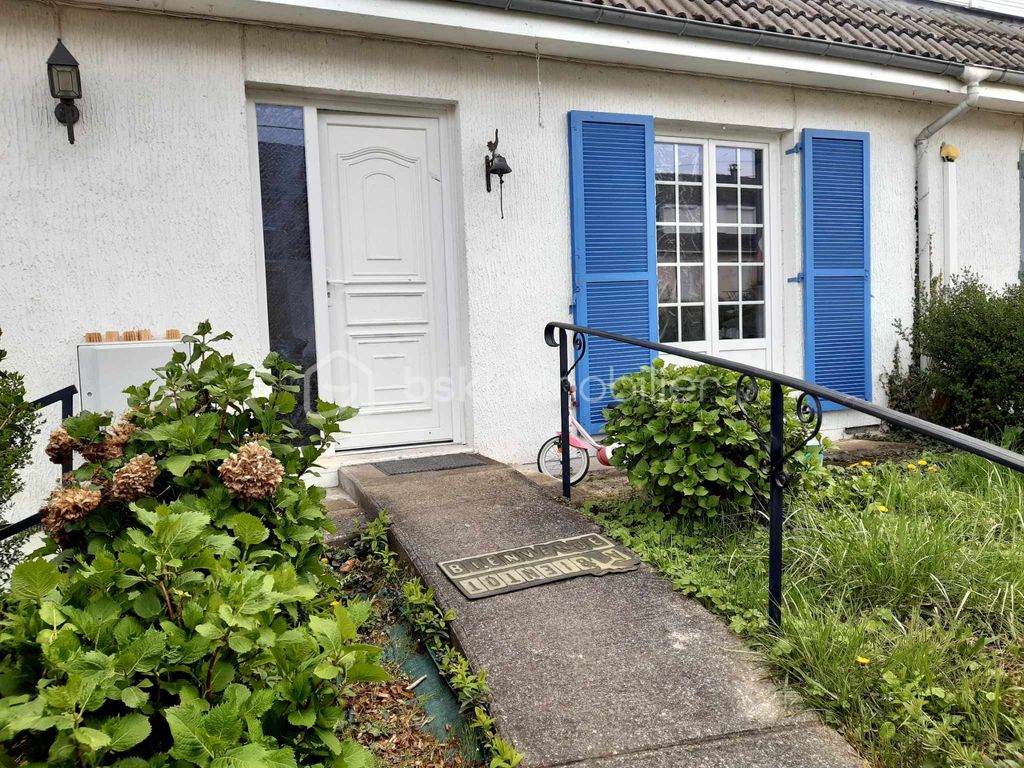 Achat maison à vendre 3 chambres 83 m² - La Tour-du-Pin