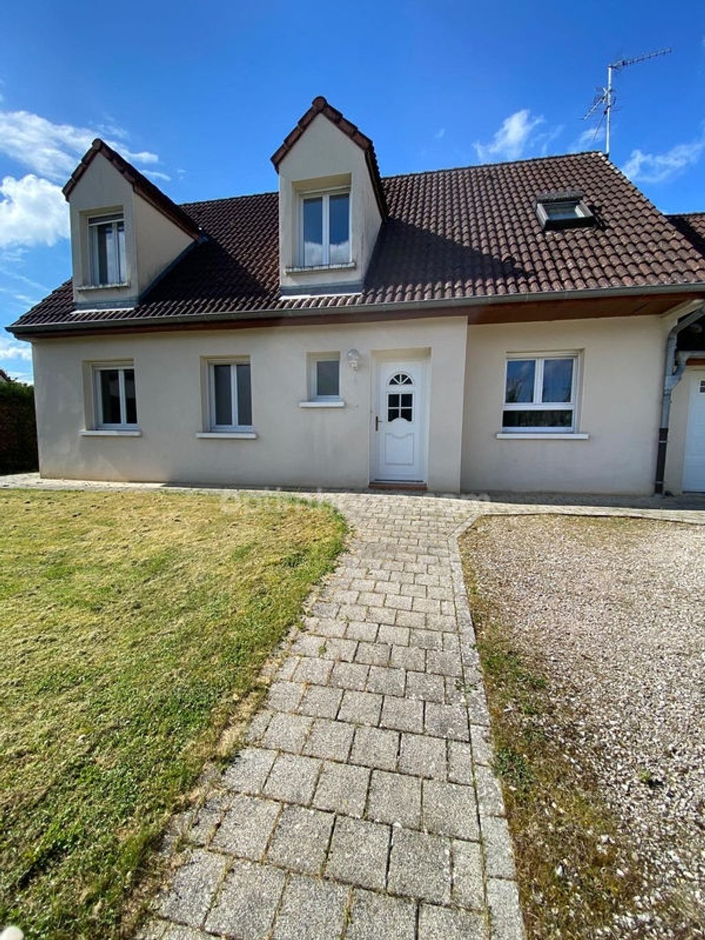 Achat maison à vendre 4 chambres 147 m² - Chevigny-Saint-Sauveur