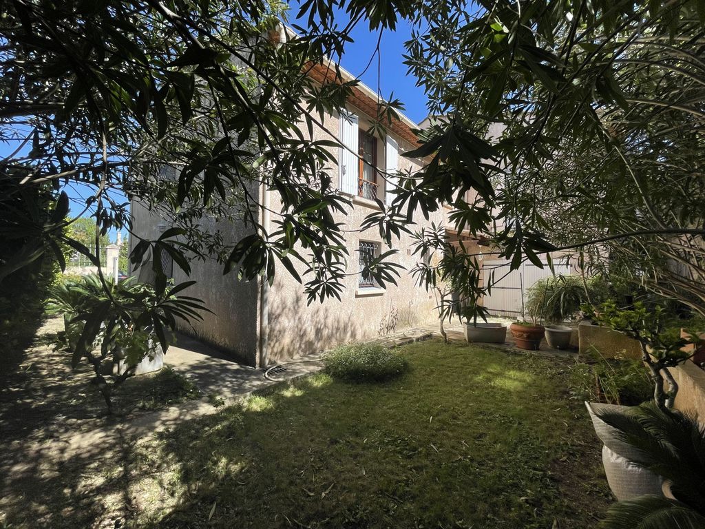 Achat maison à vendre 5 chambres 187 m² - Nîmes