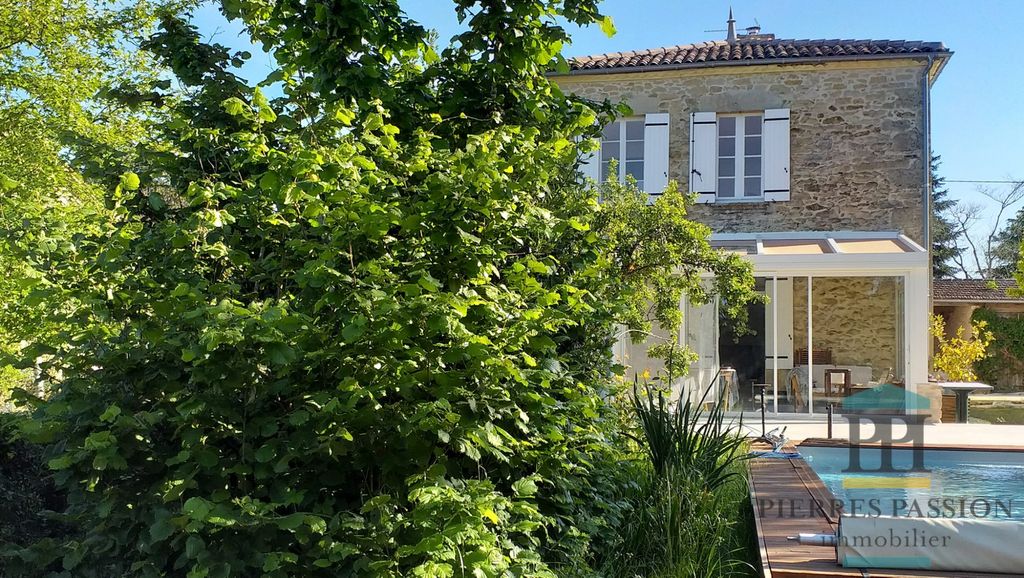 Achat maison à vendre 3 chambres 220 m² - Sauveterre-de-Guyenne