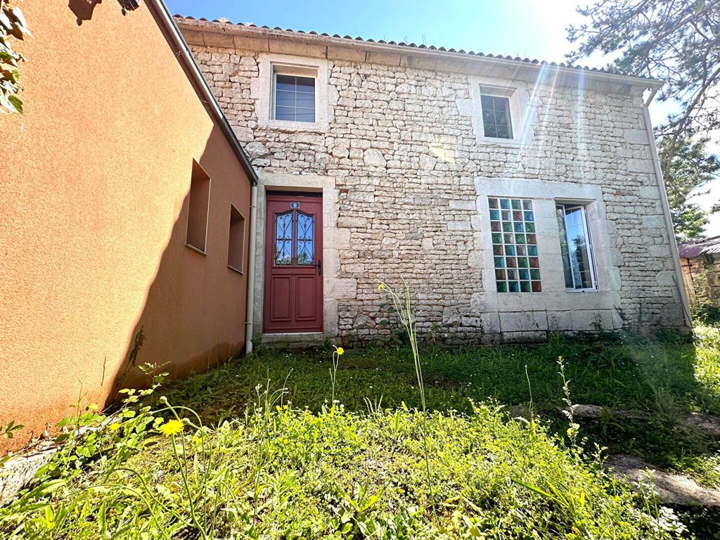 Achat maison à vendre 2 chambres 102 m² - Luçon