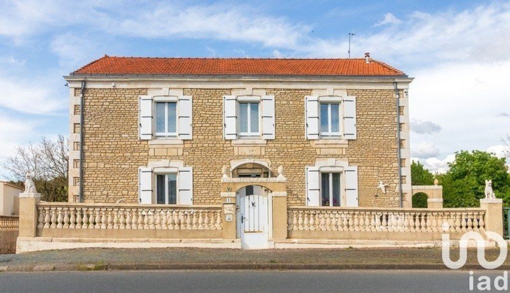 Achat maison à vendre 3 chambres 160 m² - Mouzeuil-Saint-Martin