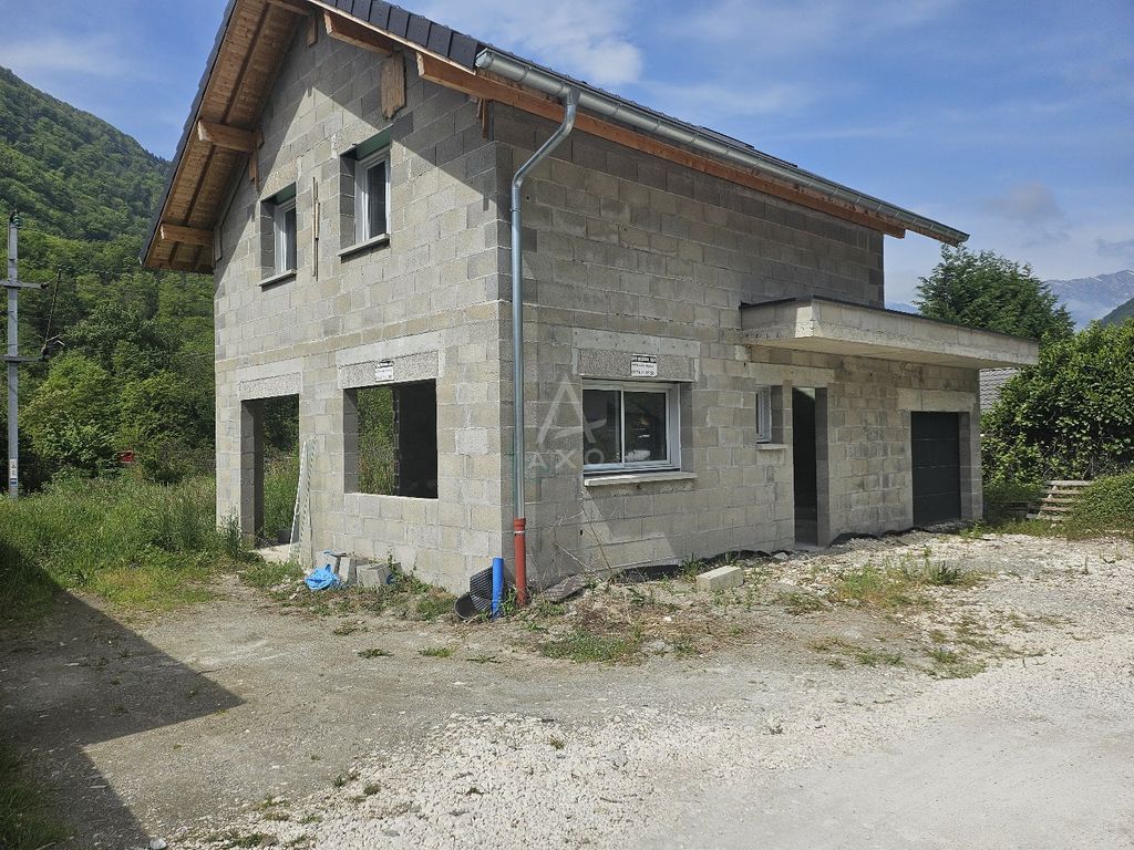 Achat maison à vendre 3 chambres 89 m² - Tours-en-Savoie