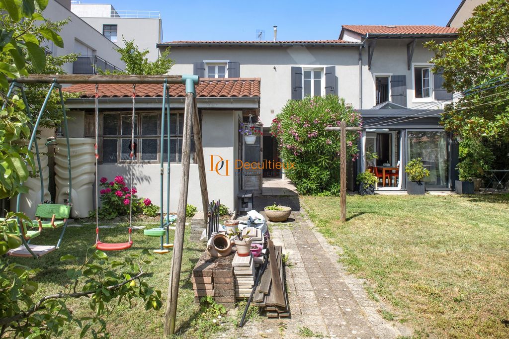 Achat maison à vendre 6 chambres 144 m² - Villeurbanne