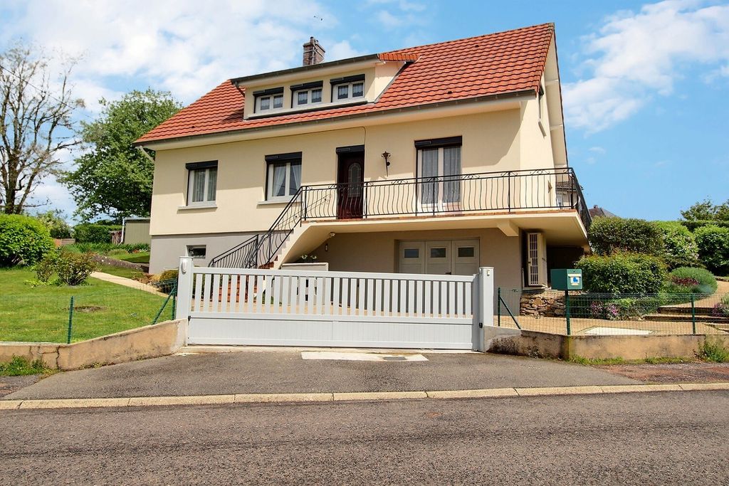 Achat maison à vendre 5 chambres 140 m² - Saint-Sernin-du-Bois