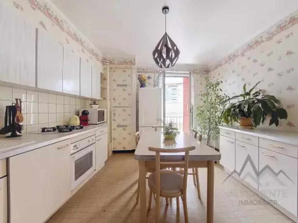 Achat appartement à vendre 3 pièces 65 m² - Thonon-les-Bains