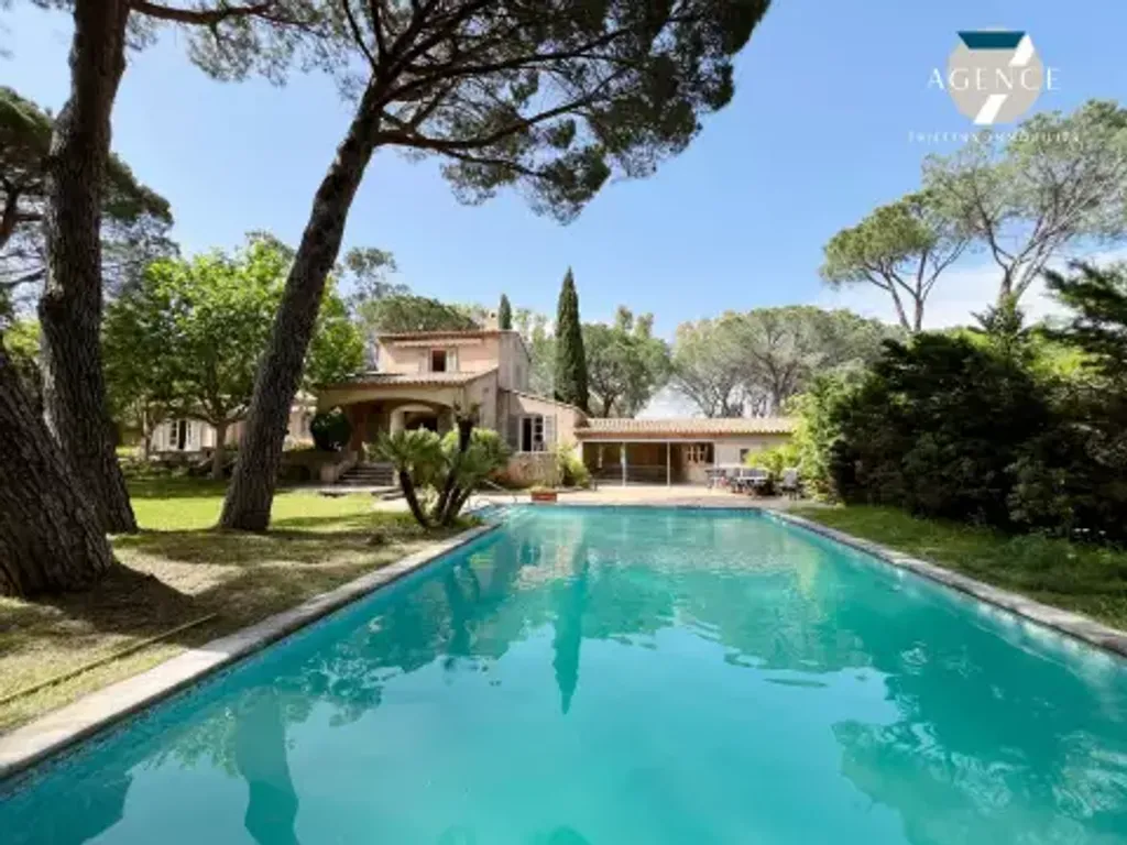 Achat maison à vendre 4 chambres 204 m² - Sainte-Maxime