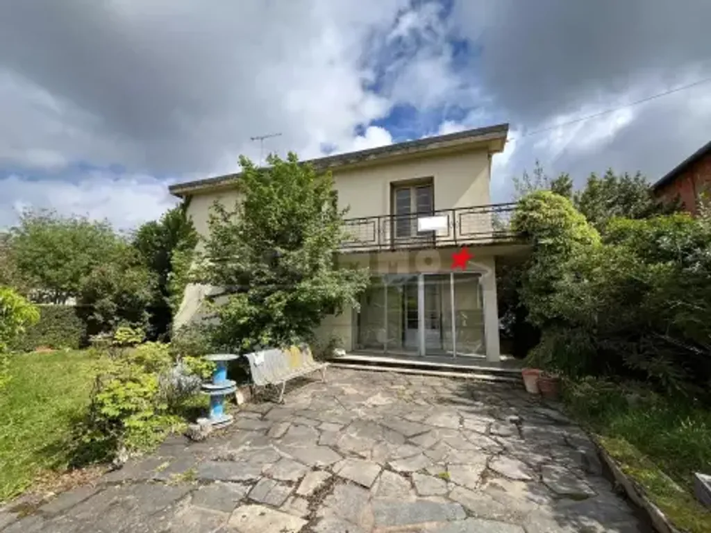 Achat maison à vendre 4 chambres 142 m² - Villeneuve-lès-Lavaur