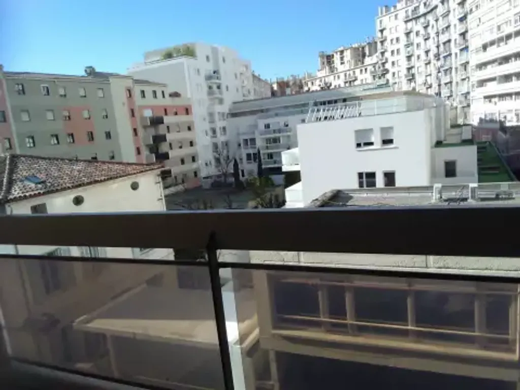 Achat appartement à vendre 2 pièces 37 m² - Marseille 8ème arrondissement