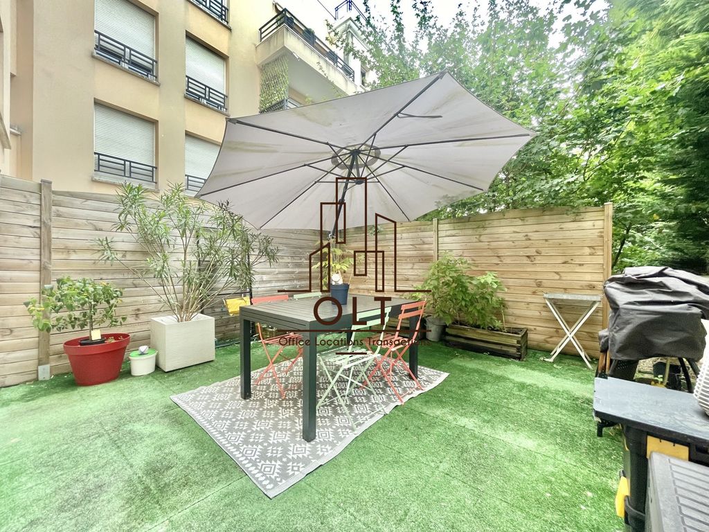 Achat appartement à vendre 4 pièces 82 m² - Suresnes