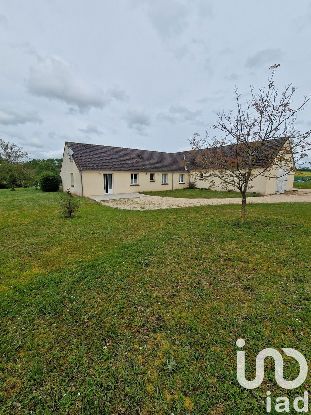 Achat maison à vendre 7 chambres 145 m² - Charny-Orée-de-Puisaye