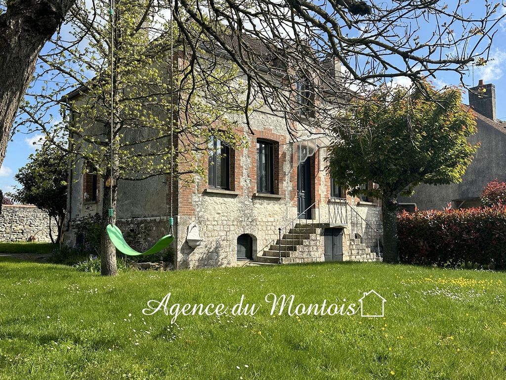 Achat maison à vendre 4 chambres 145 m² - Donnemarie-Dontilly