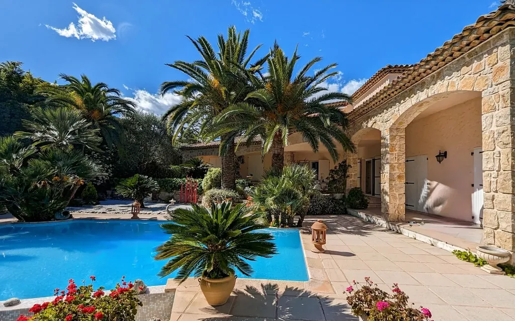 Achat maison à vendre 3 chambres 178 m² - Mougins