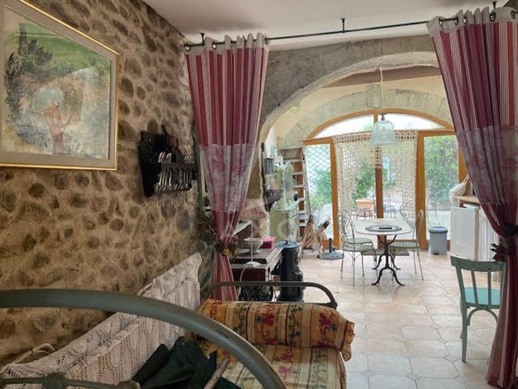 Achat maison à vendre 3 chambres 84 m² - Pézenas