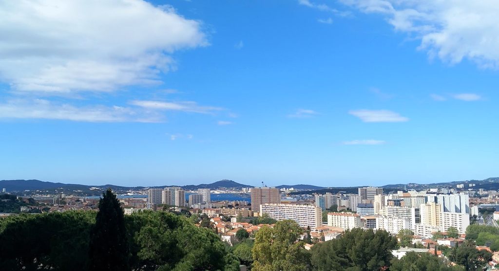 Achat appartement à vendre 3 pièces 81 m² - Toulon