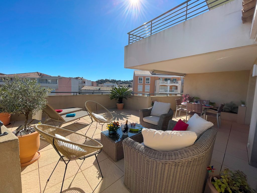 Achat appartement à vendre 3 pièces 83 m² - Cavalaire-sur-Mer