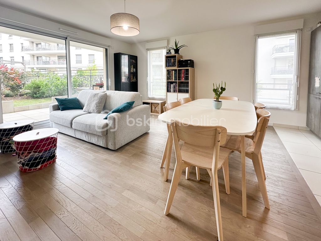 Achat appartement à vendre 3 pièces 64 m² - Saint-Cyr-l'École