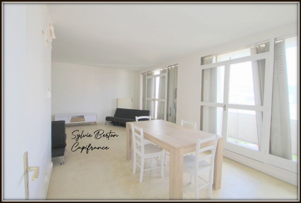 Achat appartement à vendre 6 pièces 109 m² - Stains