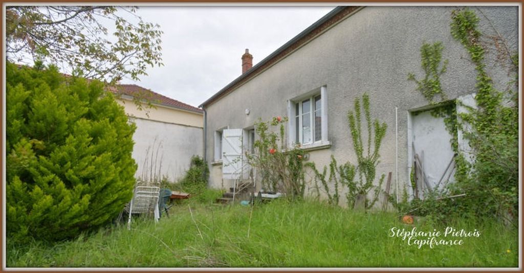 Achat maison à vendre 3 chambres 90 m² - La Chapelle-Saint-Ursin