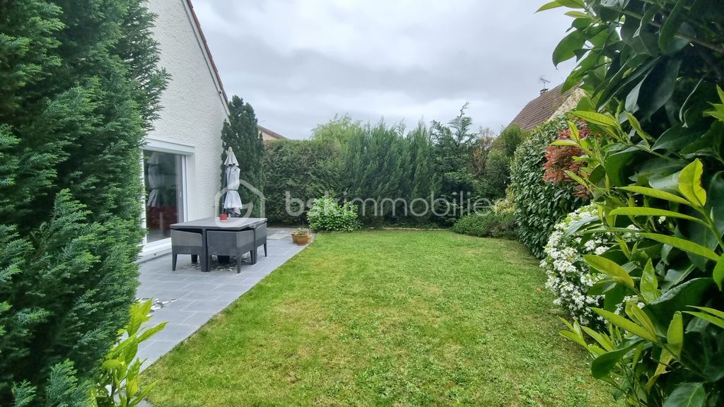 Achat maison à vendre 3 chambres 103 m² - Vaux-le-Pénil