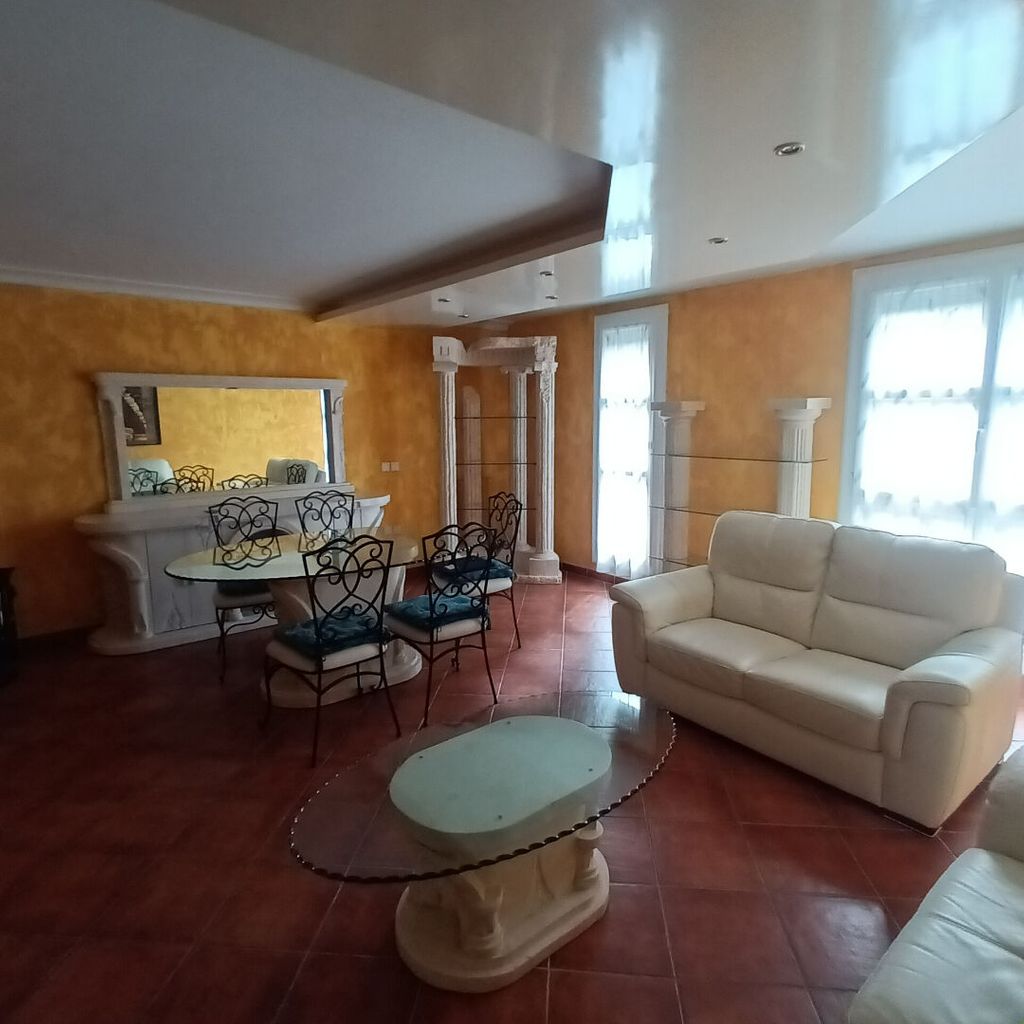 Achat appartement à vendre 4 pièces 79 m² - Savigny-le-Temple