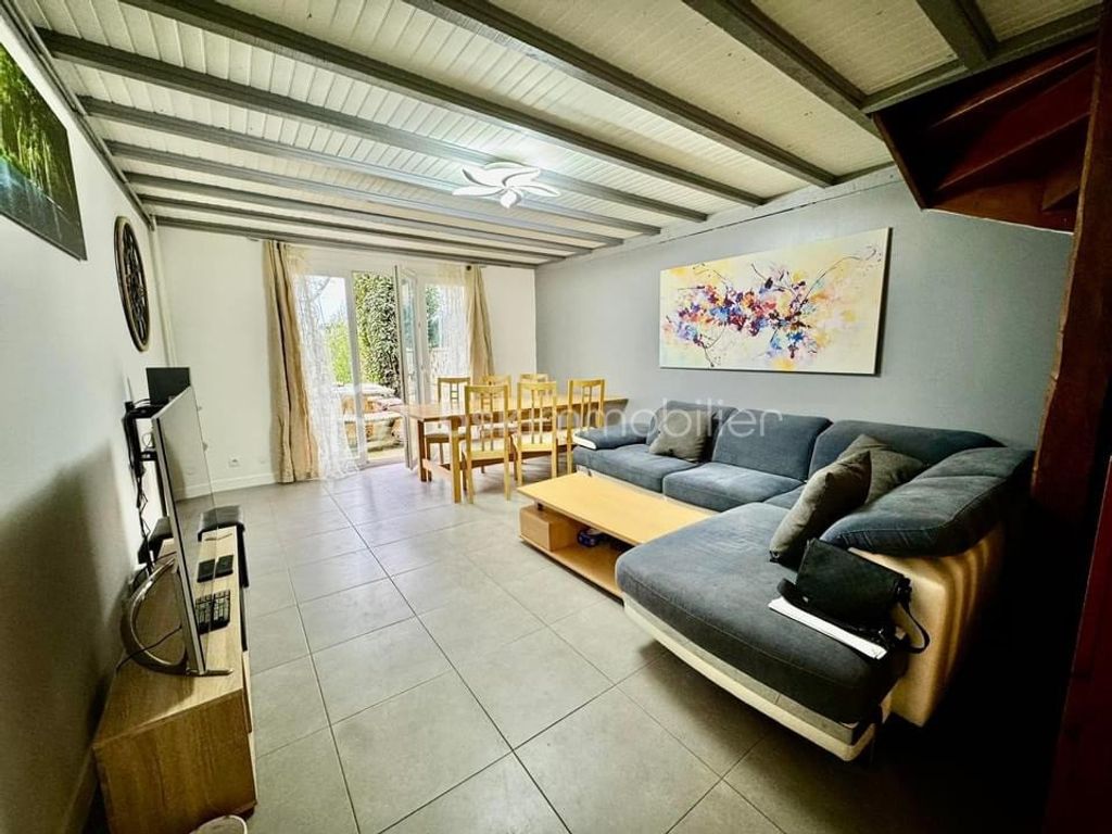 Achat maison à vendre 4 chambres 93 m² - Saint-Quentin-Fallavier