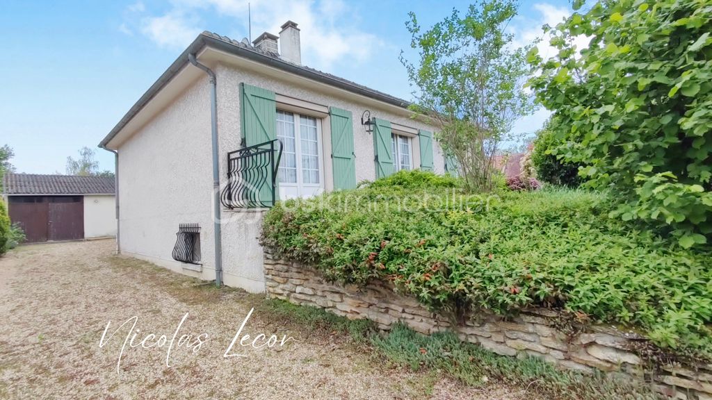 Achat maison à vendre 5 chambres 140 m² - Foëcy