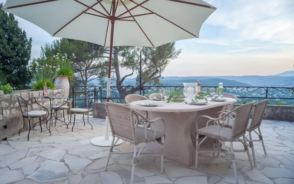 Achat appartement à vendre 5 pièces 140 m² - Saint-Paul-de-Vence