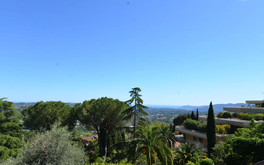 Achat appartement à vendre 3 pièces 69 m² - Grasse