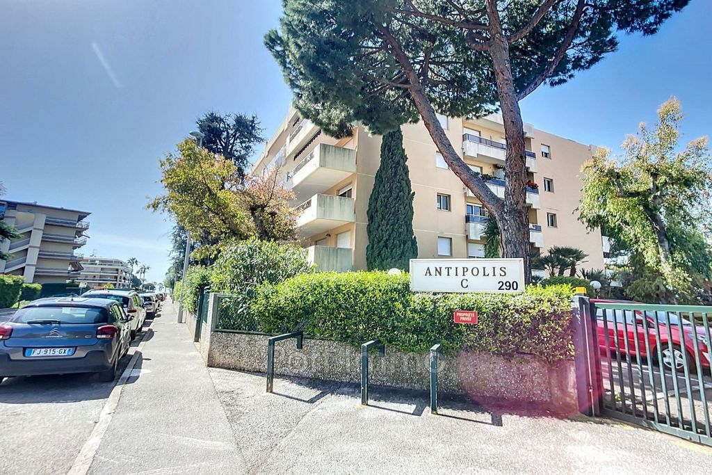 Achat studio à vendre 35 m² - Saint-Laurent-du-Var