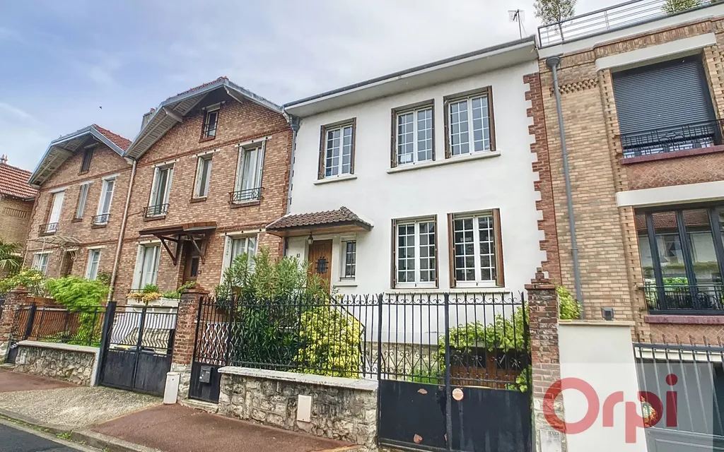 Achat maison à vendre 4 chambres 151 m² - Issy-les-Moulineaux