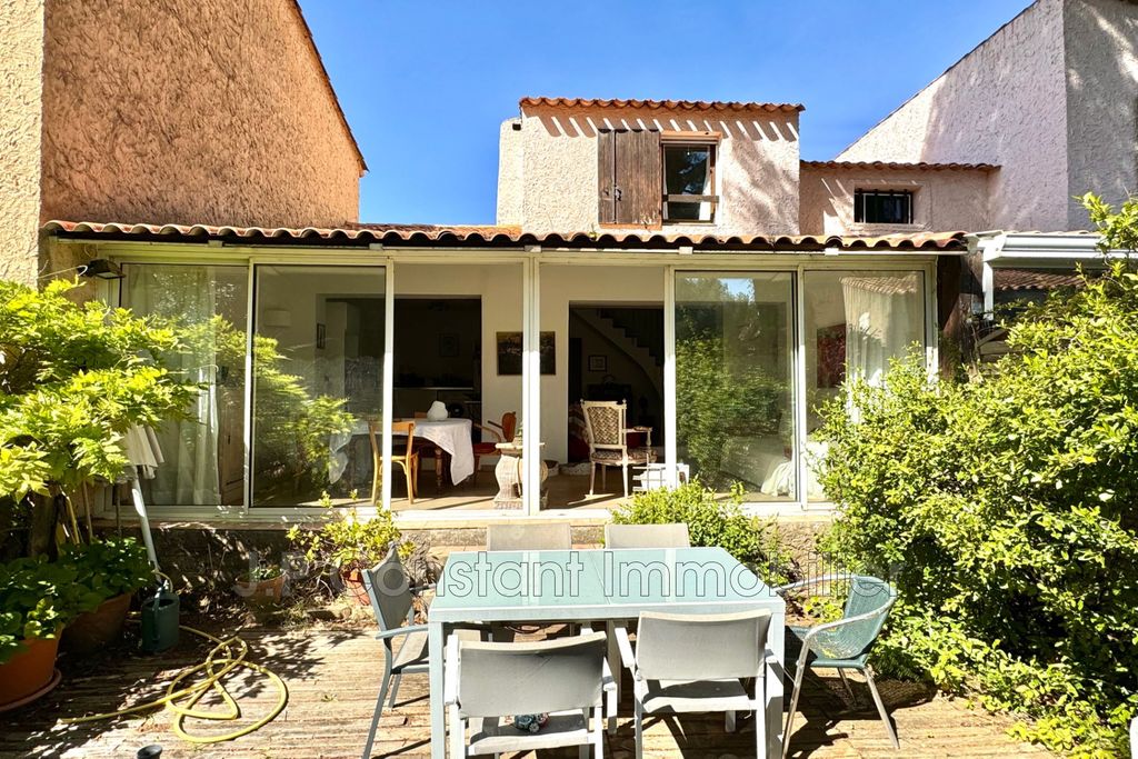 Achat maison à vendre 2 chambres 74 m² - La Ciotat