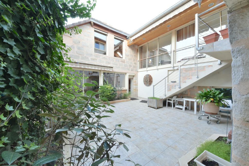 Achat maison à vendre 5 chambres 334 m² - Brive-la-Gaillarde