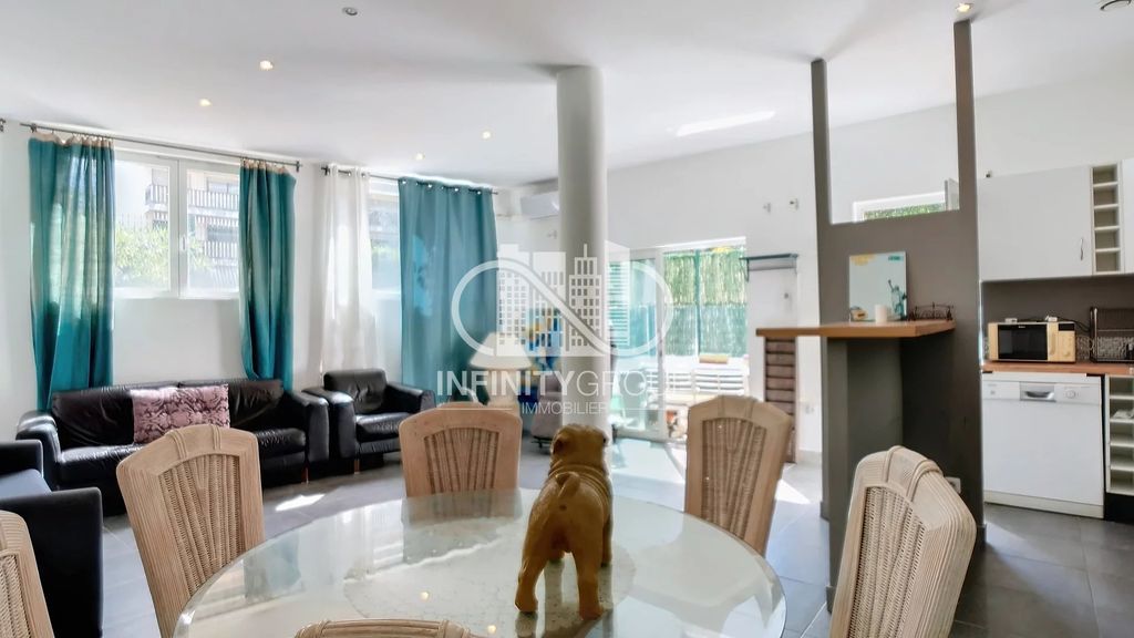Achat appartement à vendre 8 pièces 184 m² - Cannes