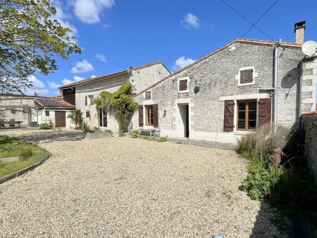 Achat maison à vendre 3 chambres 208 m² - Ranville-Breuillaud