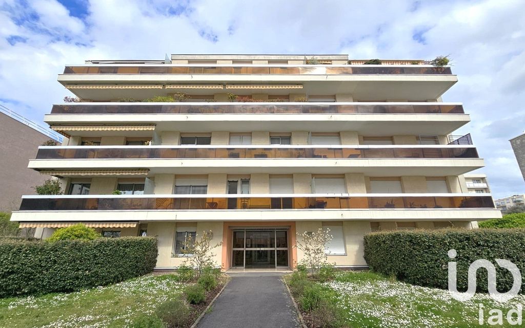 Achat appartement à vendre 2 pièces 54 m² - Le Chesnay