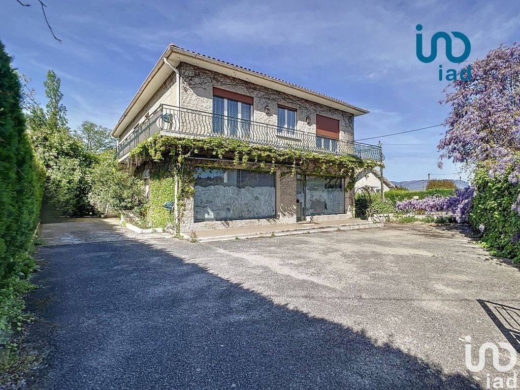 Achat maison à vendre 5 chambres 211 m² - Saint-Maurice-l'Exil