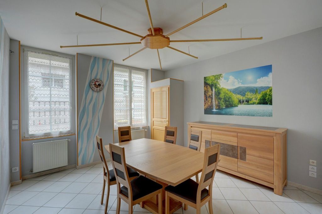 Achat maison à vendre 4 chambres 121 m² - Lyon 8ème arrondissement